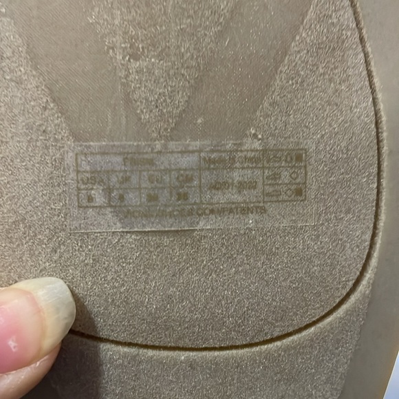 Vionic | Prism | Gold |Embellished Sandals with Delicate Straps | Size 8 - Picture 10 of 16